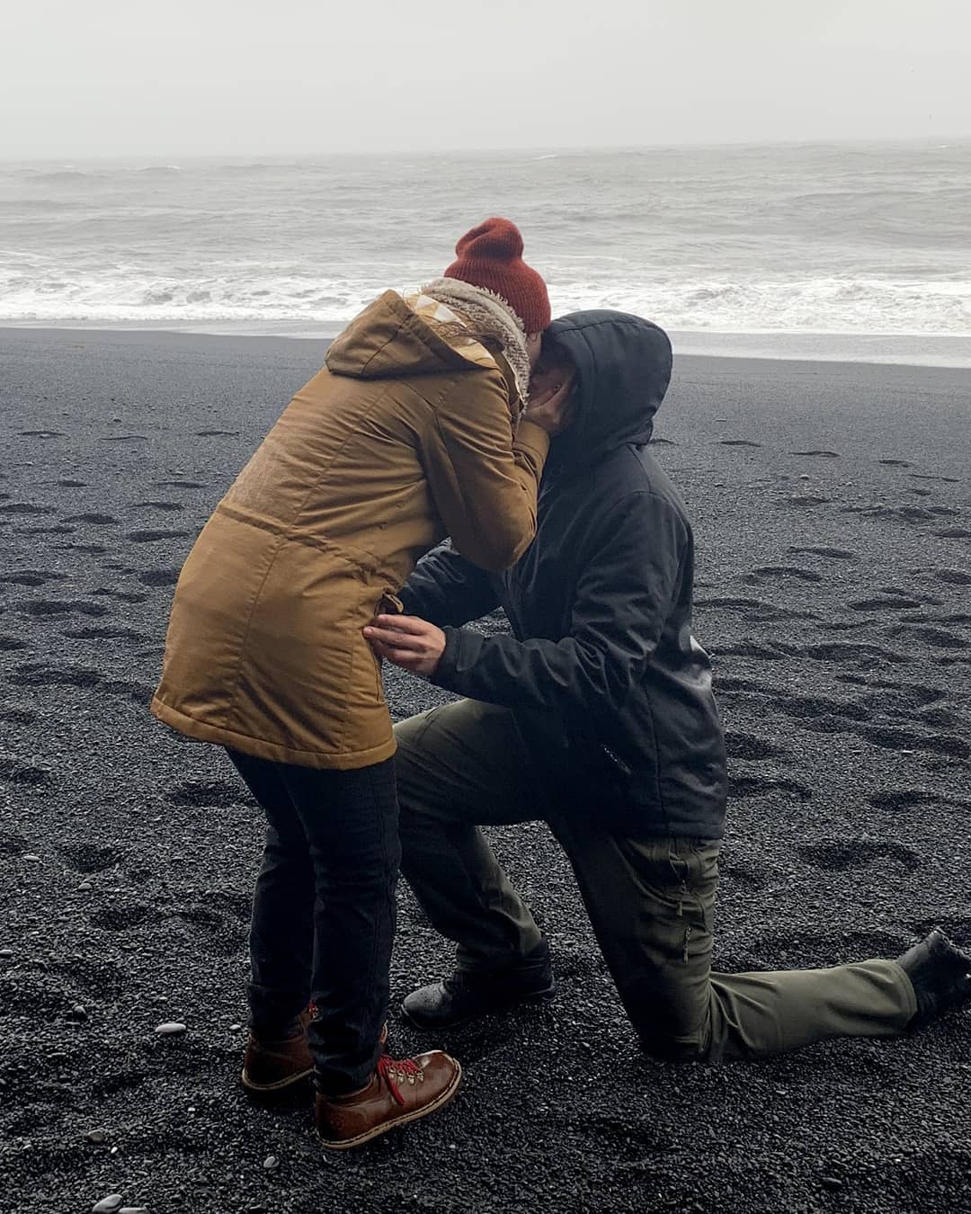 Man proposing to woman in a romantic proposal in Iceland